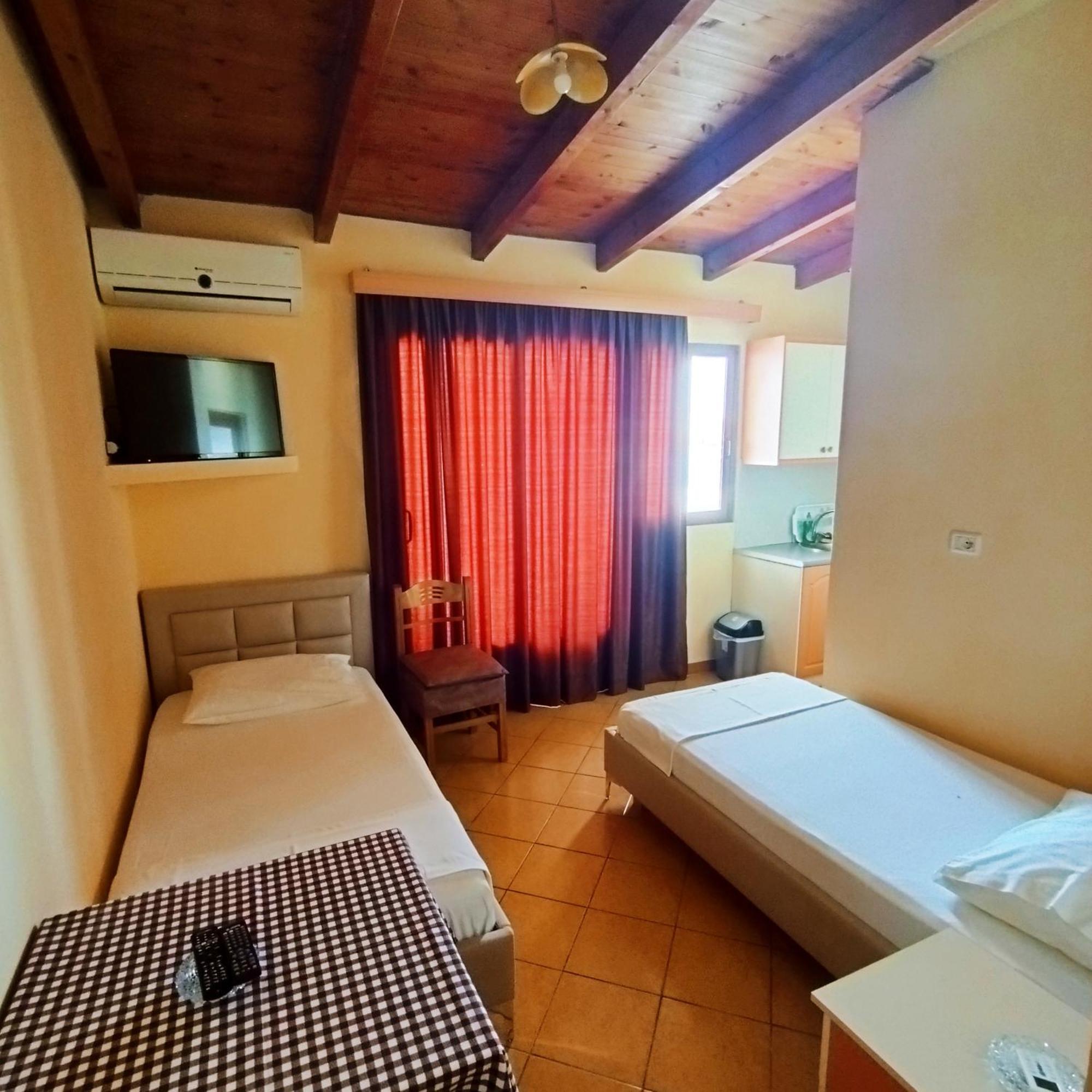 Mejdi Apartments Saranda Oda fotoğraf