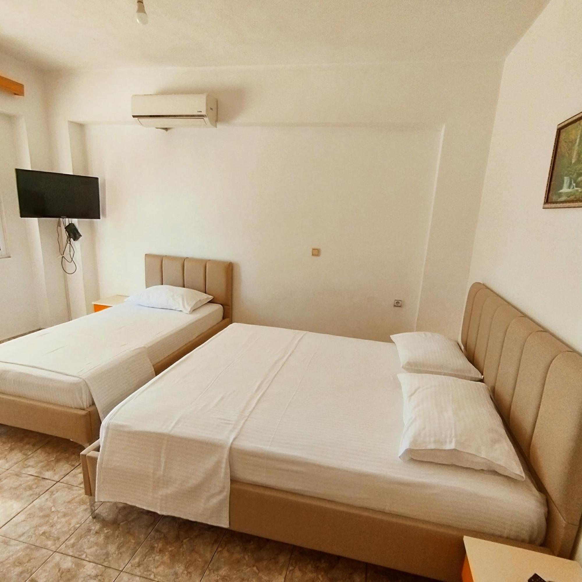 Mejdi Apartments Saranda Oda fotoğraf