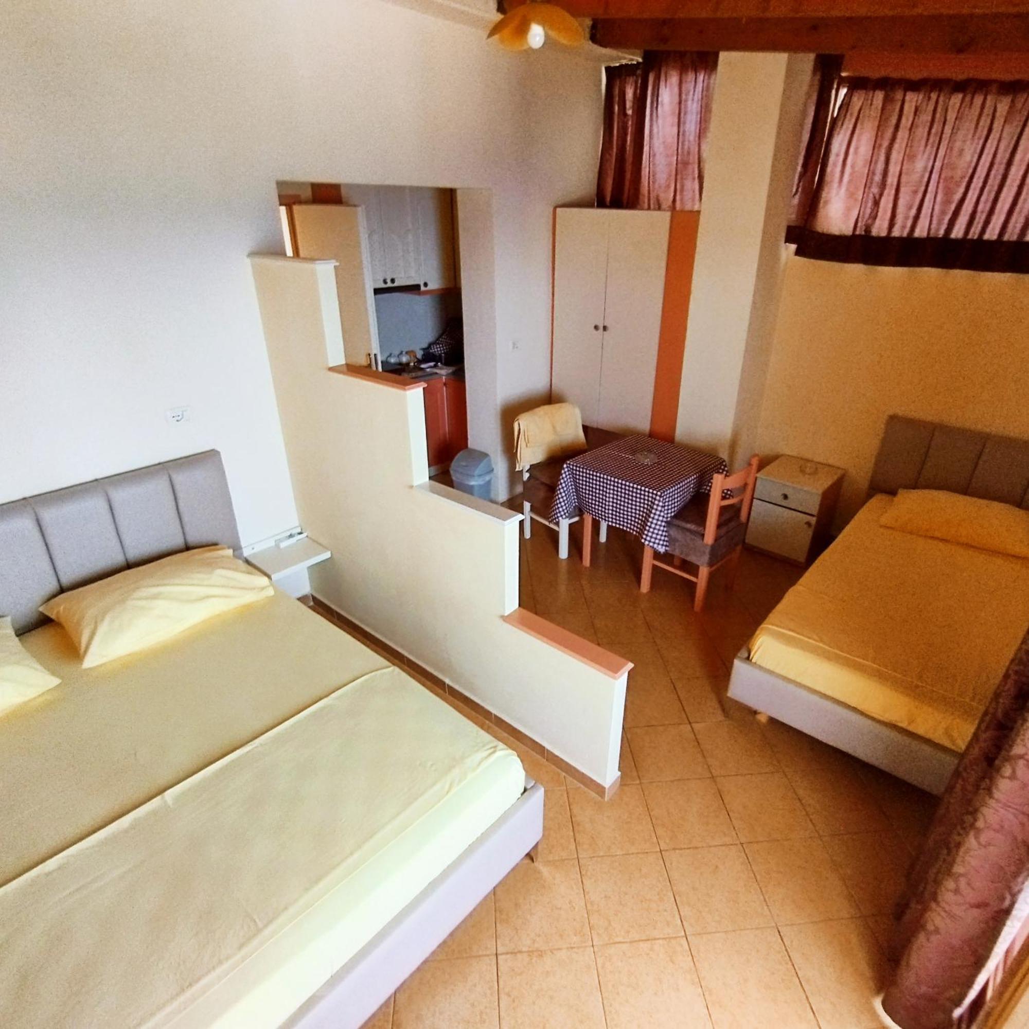 Mejdi Apartments Saranda Oda fotoğraf